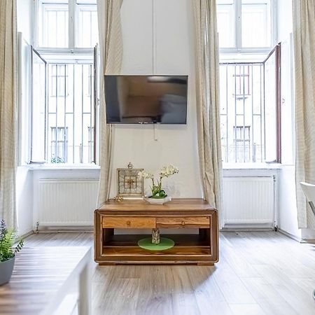 Chic Apartment- Suitable For Longstays Near Matzleinsforferplatz Wien Eksteriør billede