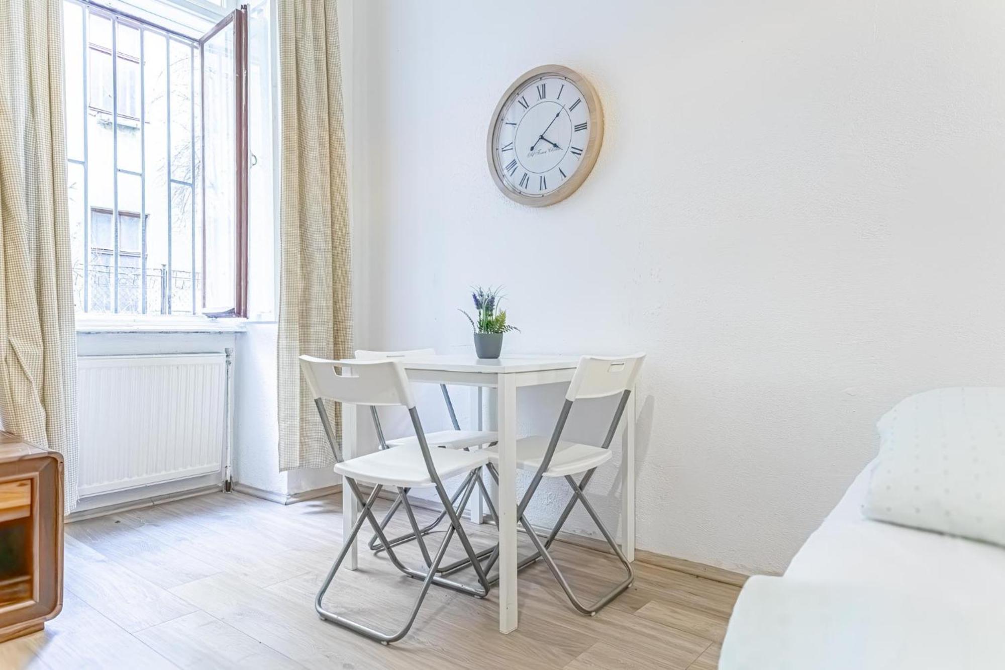 Chic Apartment- Suitable For Longstays Near Matzleinsforferplatz Wien Eksteriør billede