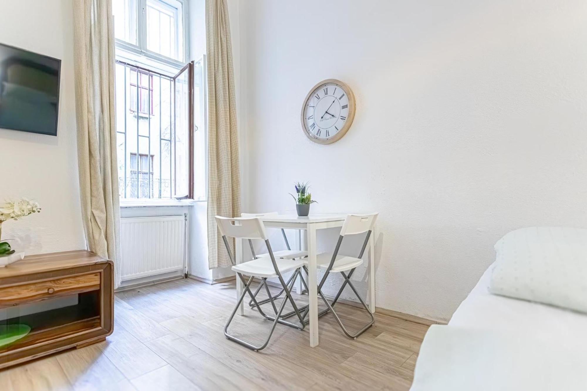 Chic Apartment- Suitable For Longstays Near Matzleinsforferplatz Wien Eksteriør billede