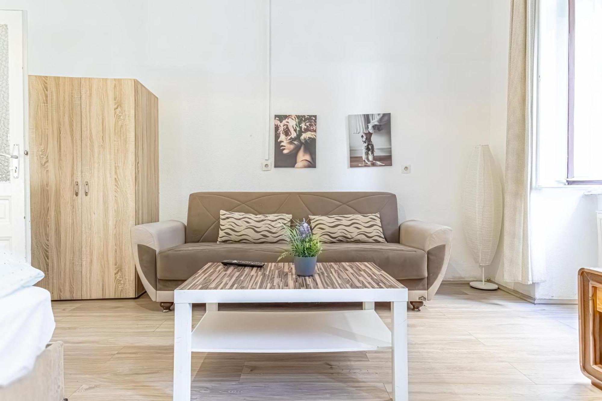Chic Apartment- Suitable For Longstays Near Matzleinsforferplatz Wien Eksteriør billede