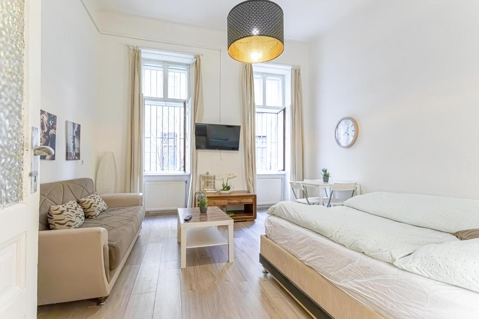 Chic Apartment- Suitable For Longstays Near Matzleinsforferplatz Wien Eksteriør billede